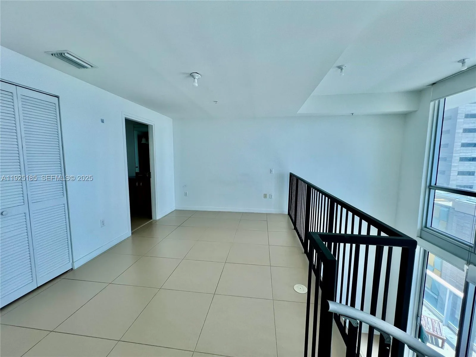 300 S Biscayne Blvd # Loft 1028, Miami, FL 33131 photo 11