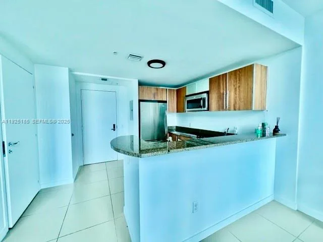 300 S Biscayne Blvd # Loft 1028, Miami, FL 33131 photo 5