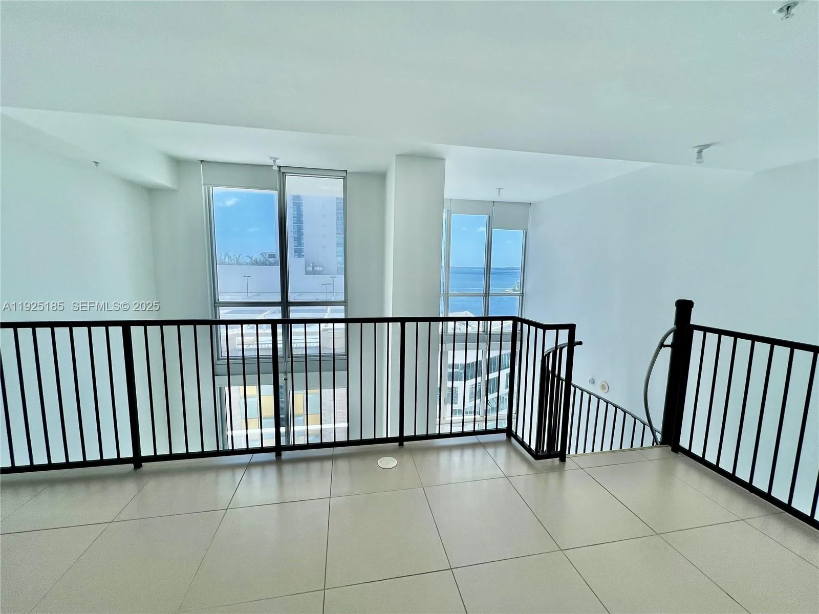 300 S Biscayne Blvd # Loft 1028, Miami, FL 33131 photo 9