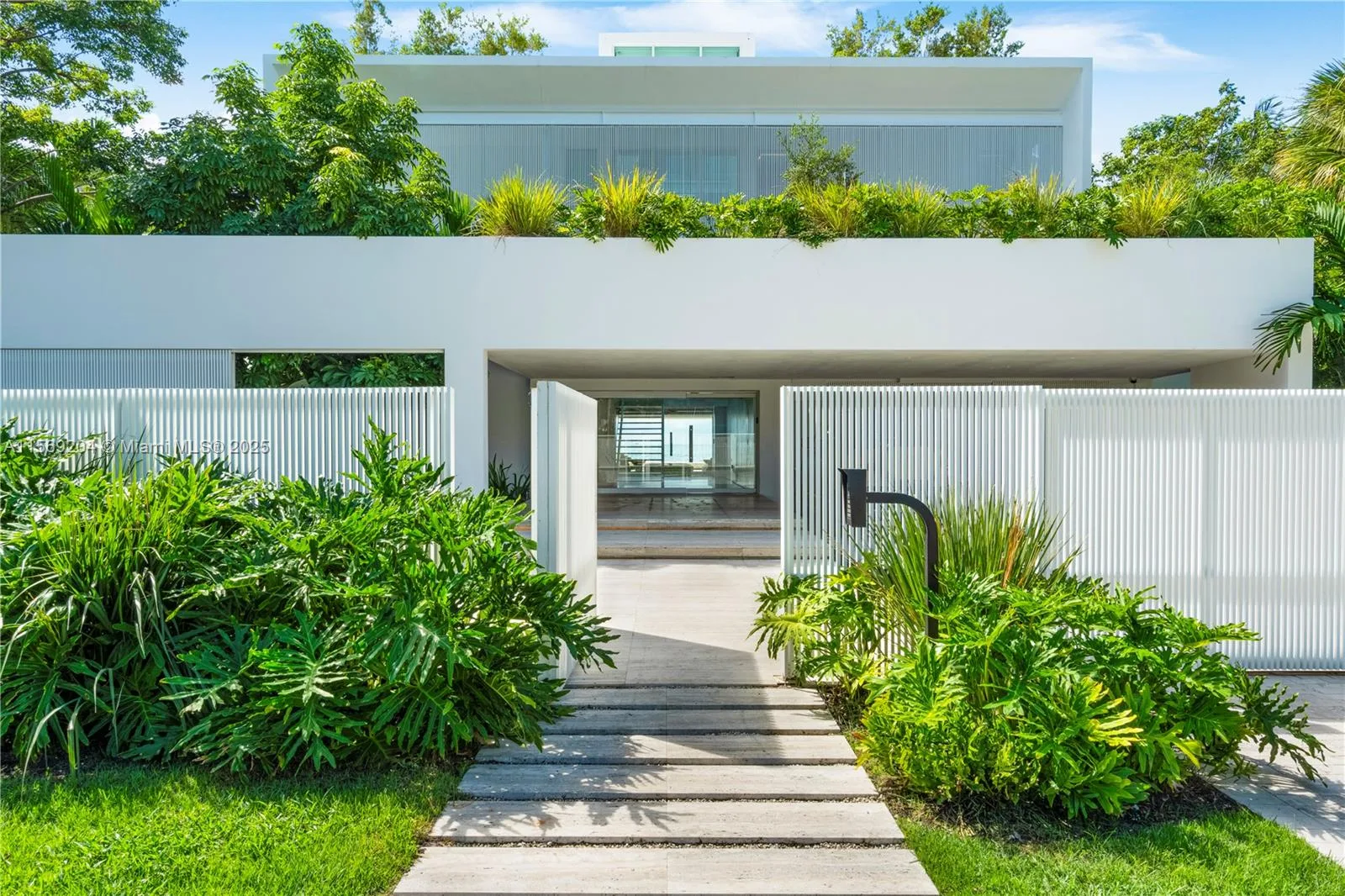 440 S Mashta Dr, Key Biscayne, FL 33149 photo 3