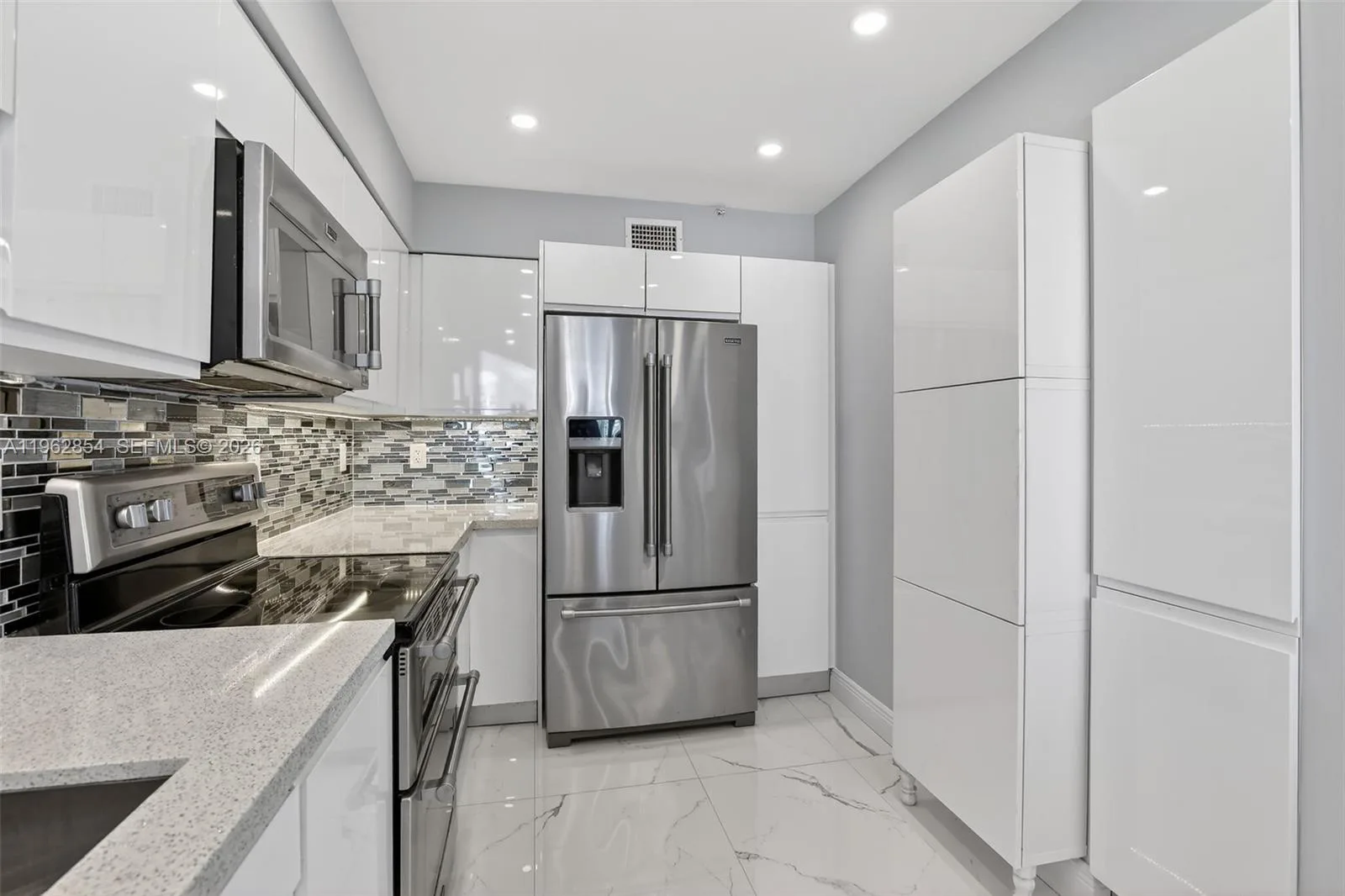 3370 Hidden Bay Dr # 1501, Aventura, FL 33180 photo 8