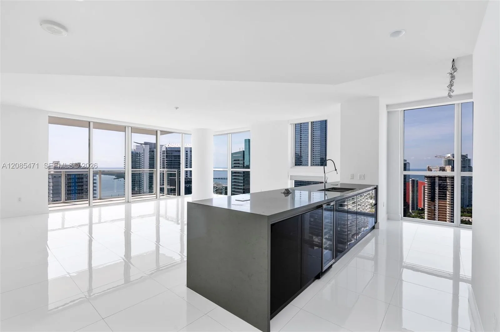 1080 Brickell Ave # 3900-3901, Miami, FL 33131