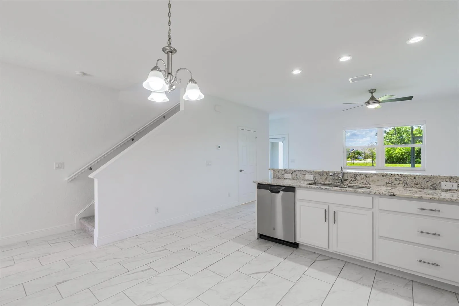 696 NE Waters Edge Lane, Port St. Lucie, FL 34983 photo 6