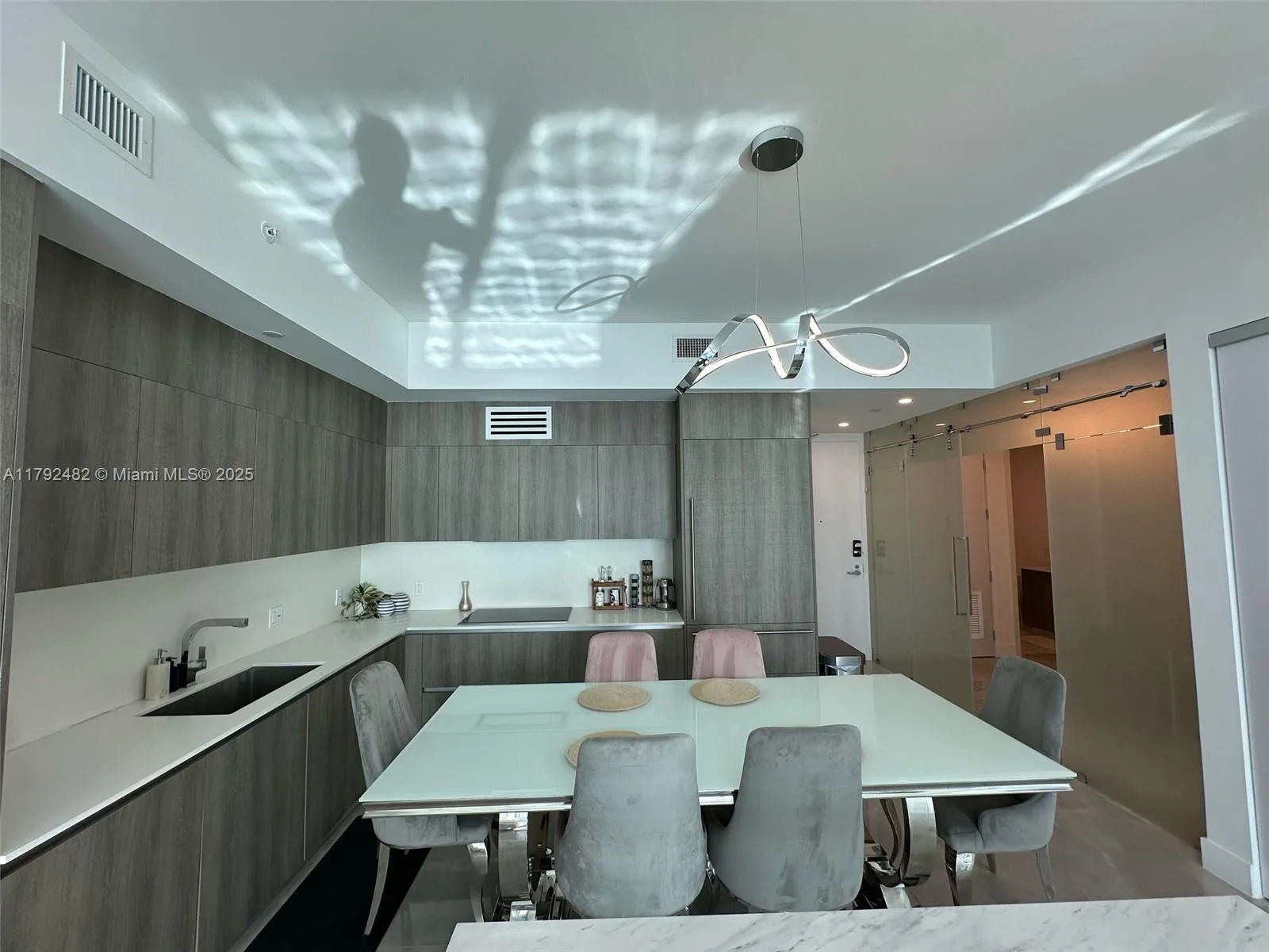 17550 Collins Ave # 902, Sunny Isles Beach, FL 33160 photo 2