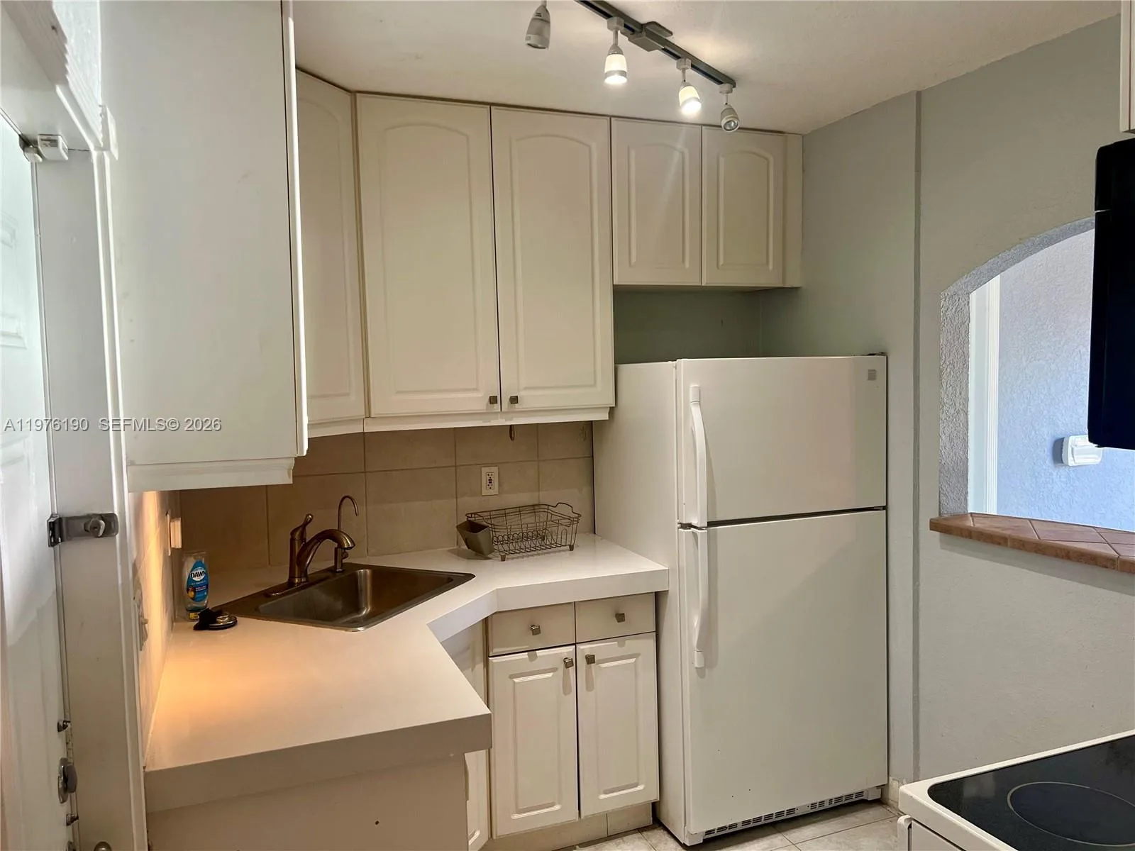 630 NE 15th Ct, Fort Lauderdale, FL 33304 photo 8