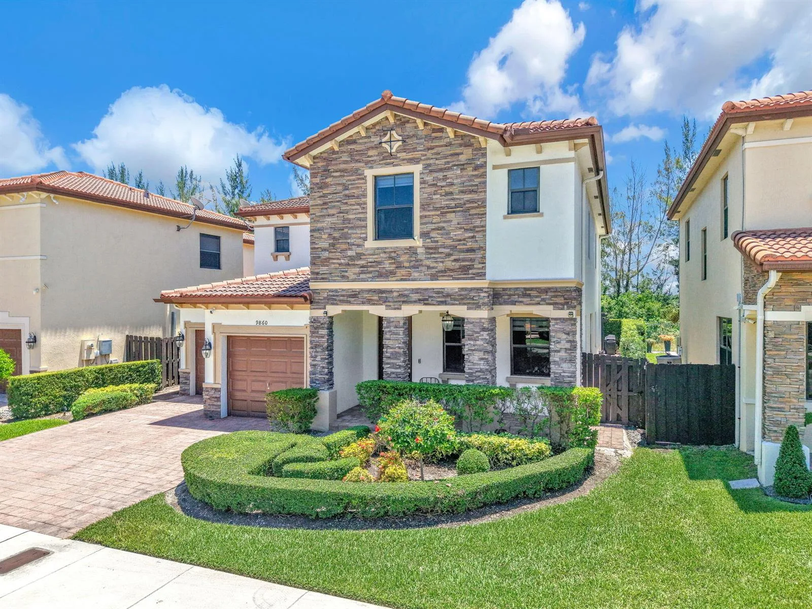 9860 NW 86th Terrace, Doral, FL 33178 photo 2