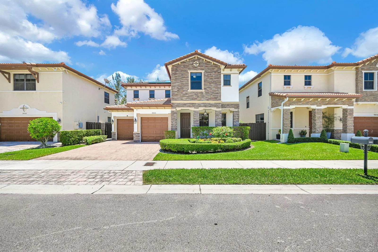 9860 NW 86th Terrace, Doral, FL 33178 photo 4