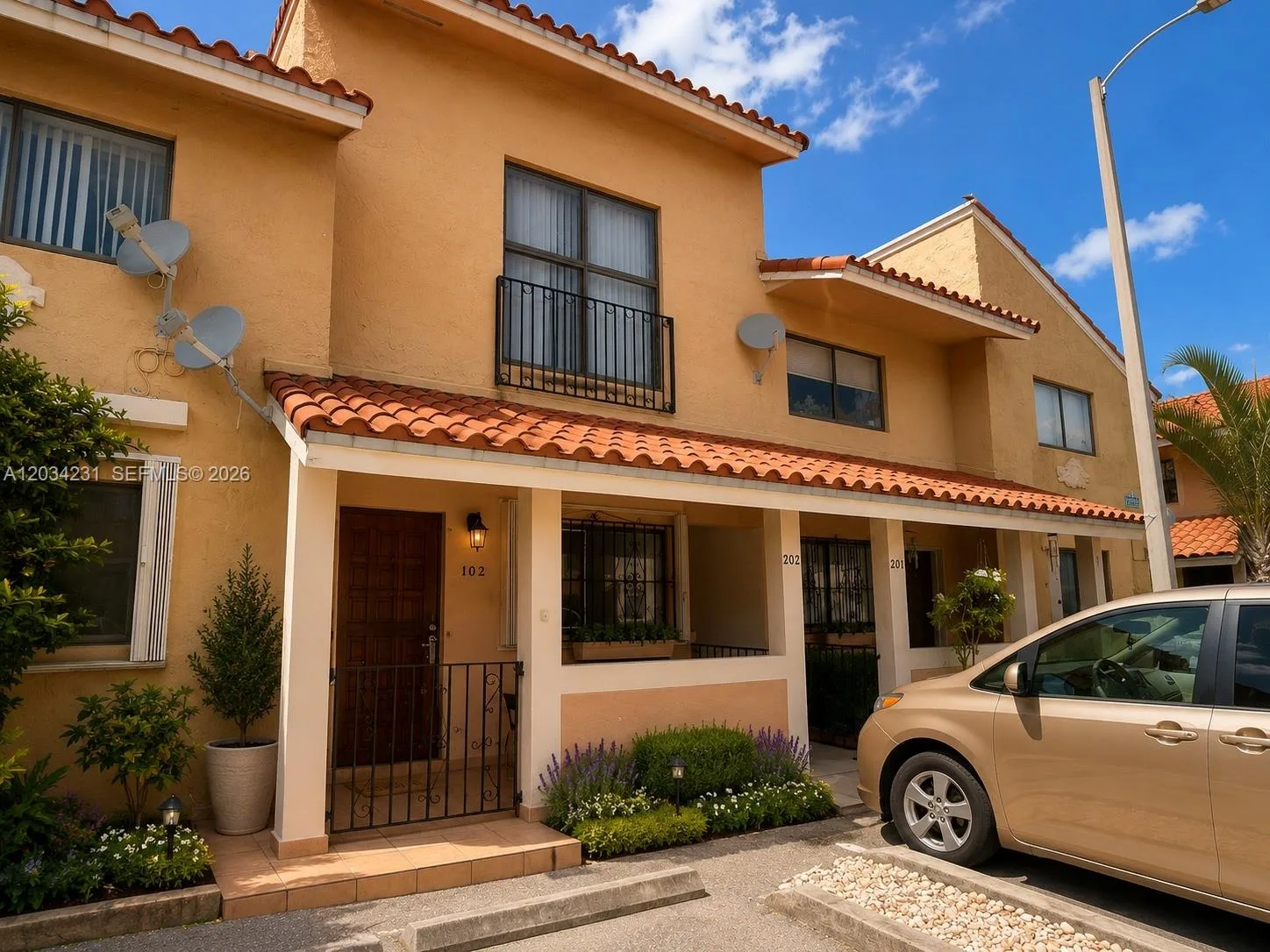 2775 W 61st St # 102, Hialeah, FL 33016