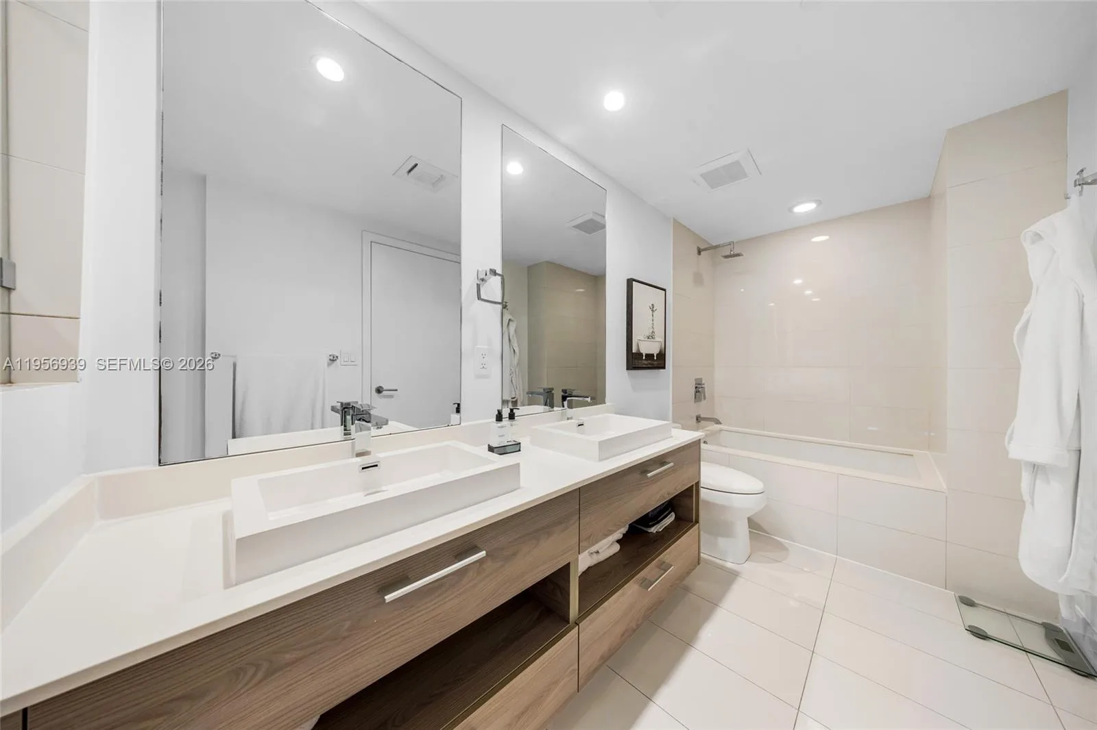 1300 S Miami Ave # 4704, Miami, FL 33130 photo 13