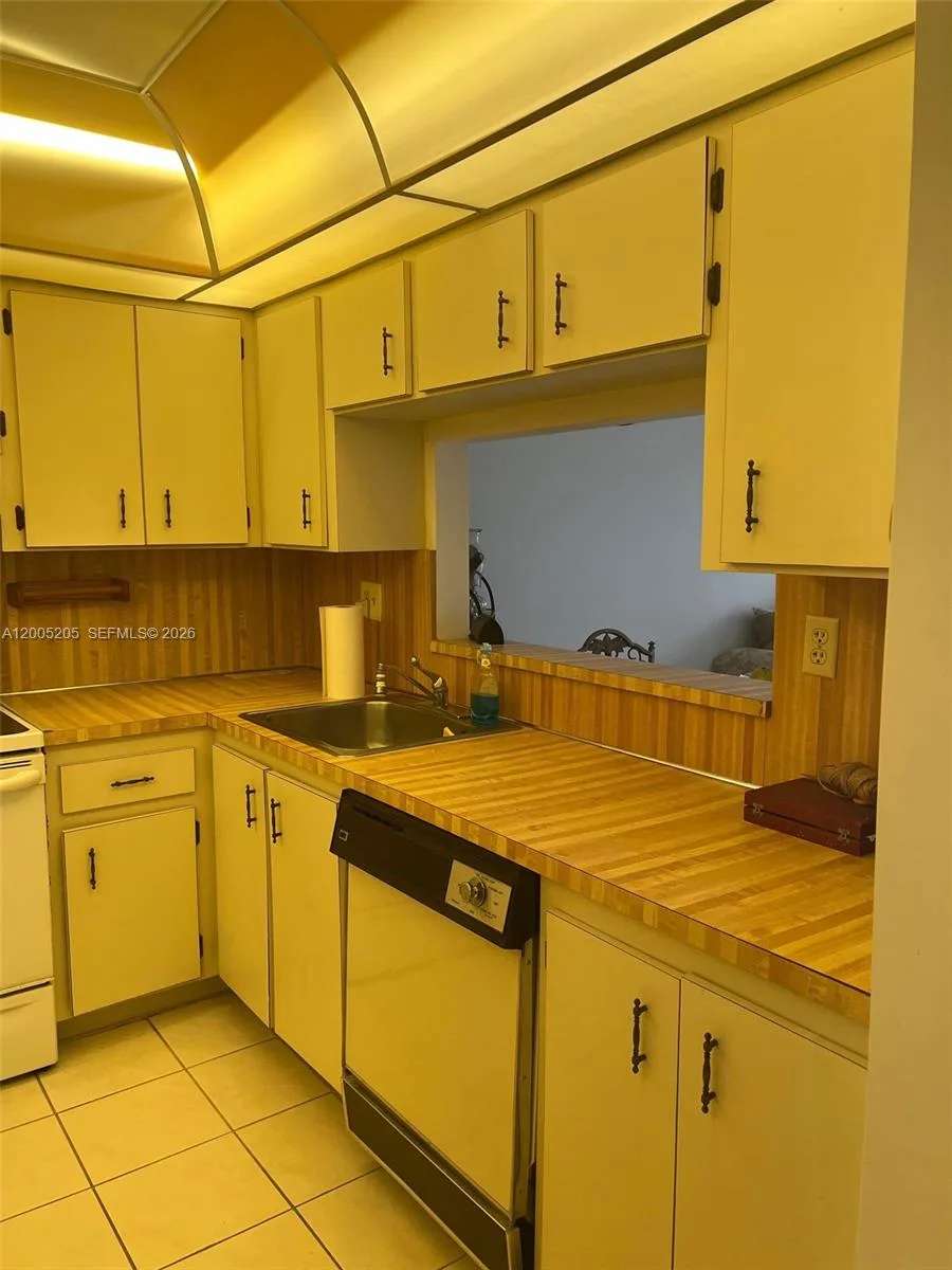 1101 Colony Point Cir # 318, Pembroke Pines, FL 33026 photo 13