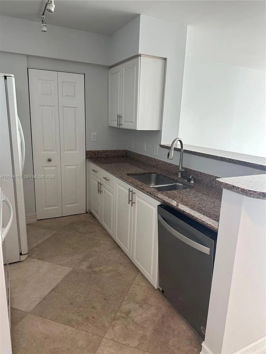 1155 Brickell Bay Dr # 3107, Miami, FL 33131 photo 5