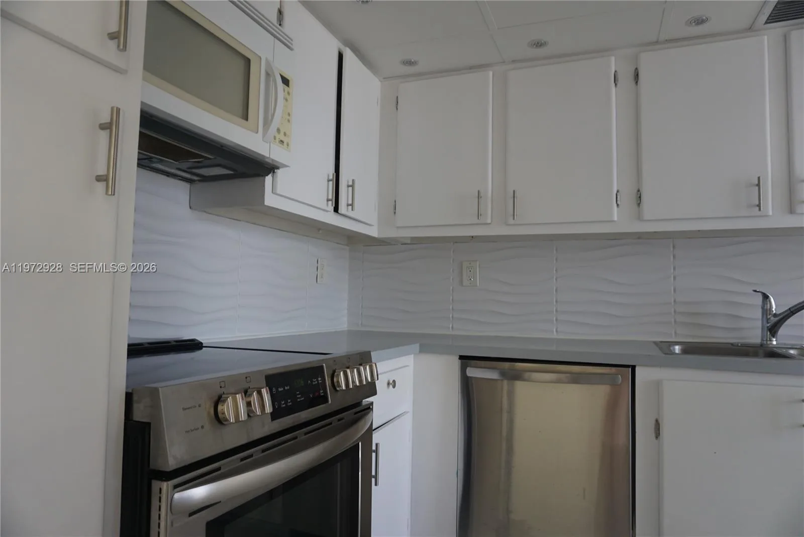 290 174th St # 2014, Sunny Isles Beach, FL 33160 photo 12