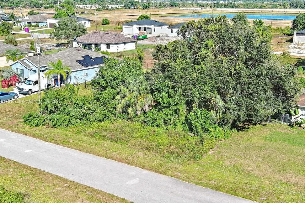 341 Ranchito Ave, Lehigh Acres, FL 33974 photo 5