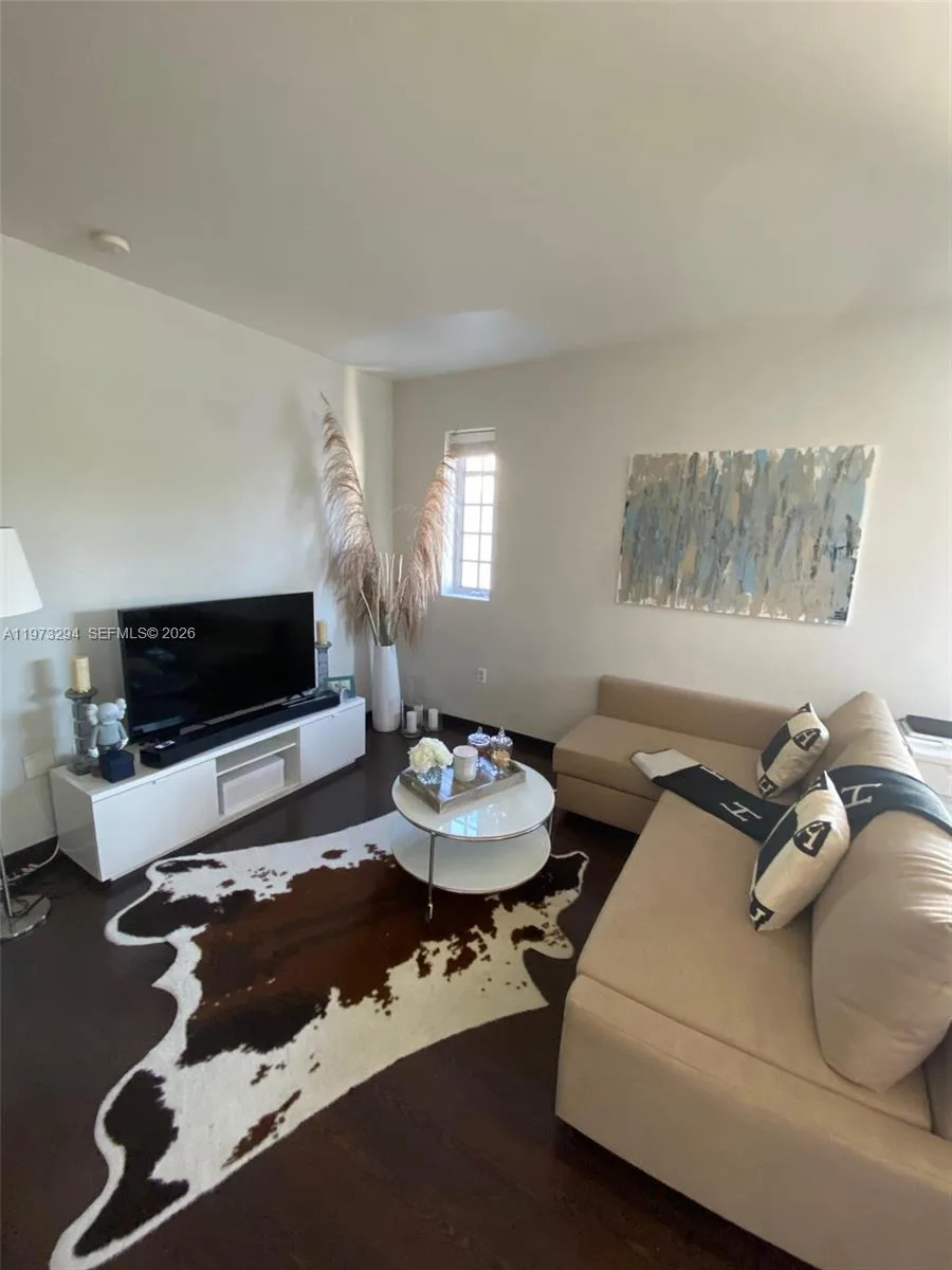 435 21st St # 307, Miami Beach, FL 33139 photo 3