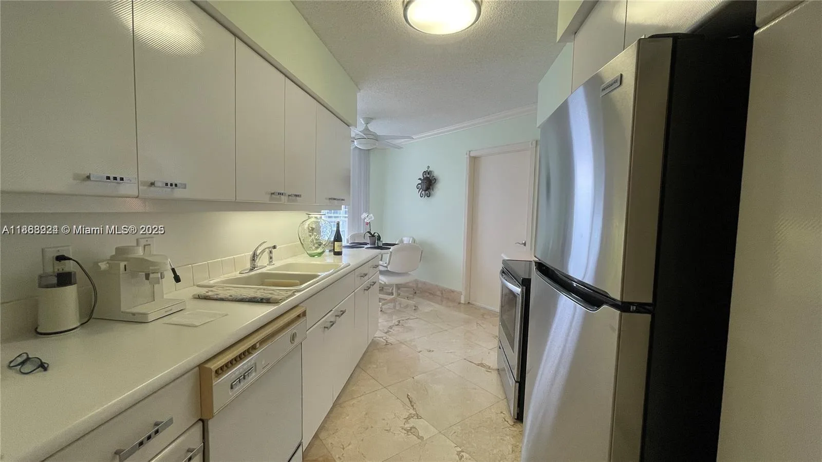 16445 Collins Ave # 1422, Sunny Isles Beach, FL 33160 photo 11