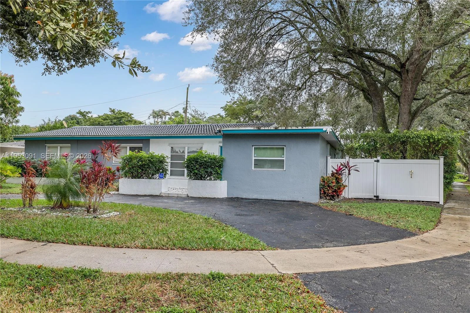 5712 Monroe St, Hollywood, FL 33023 photo 2