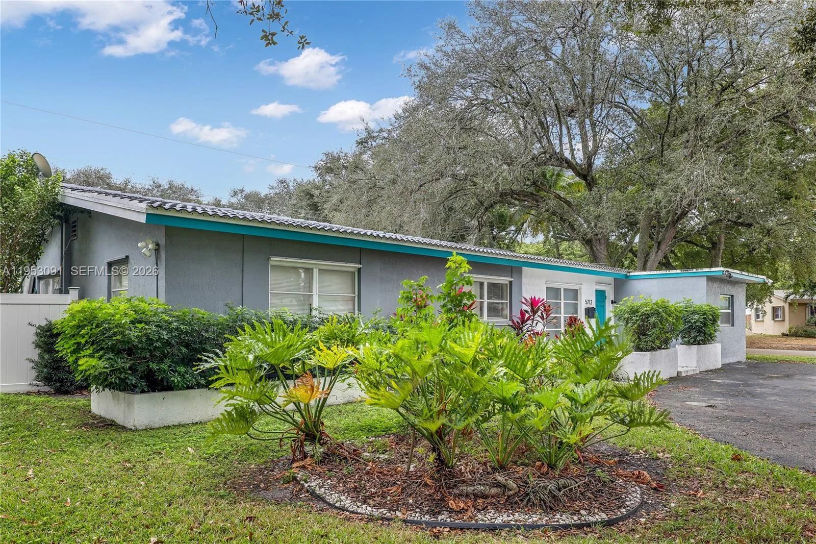 5712 Monroe St, Hollywood, FL 33023 photo 3