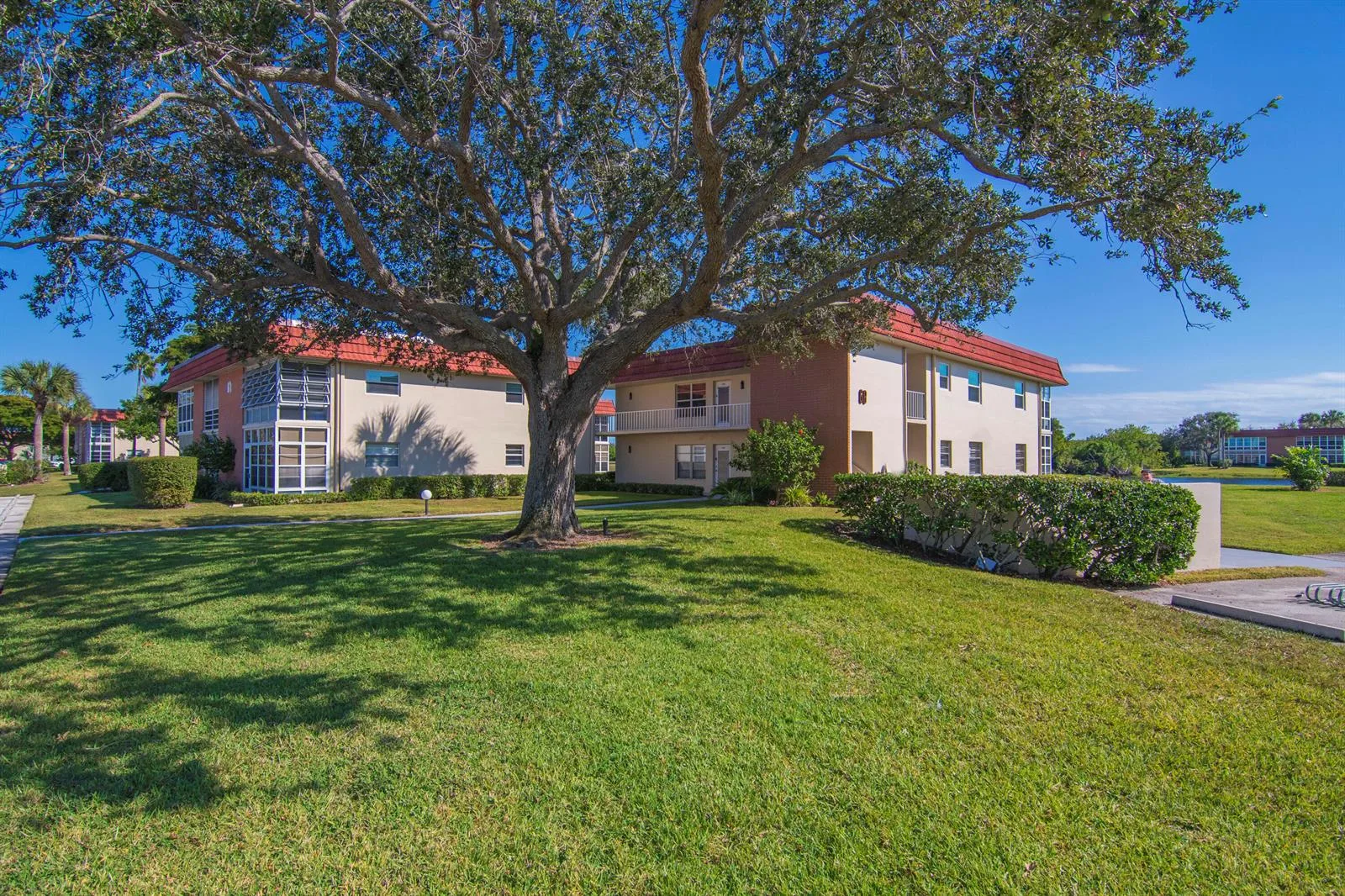 68 Royal Oak Court # 202, Vero Beach, FL 32962