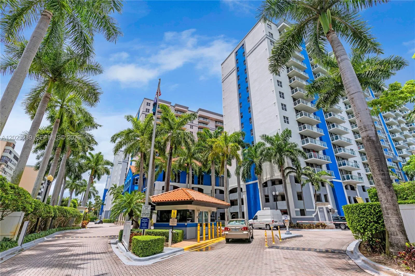 5077 NW 7th St # 517, Miami, FL 33126