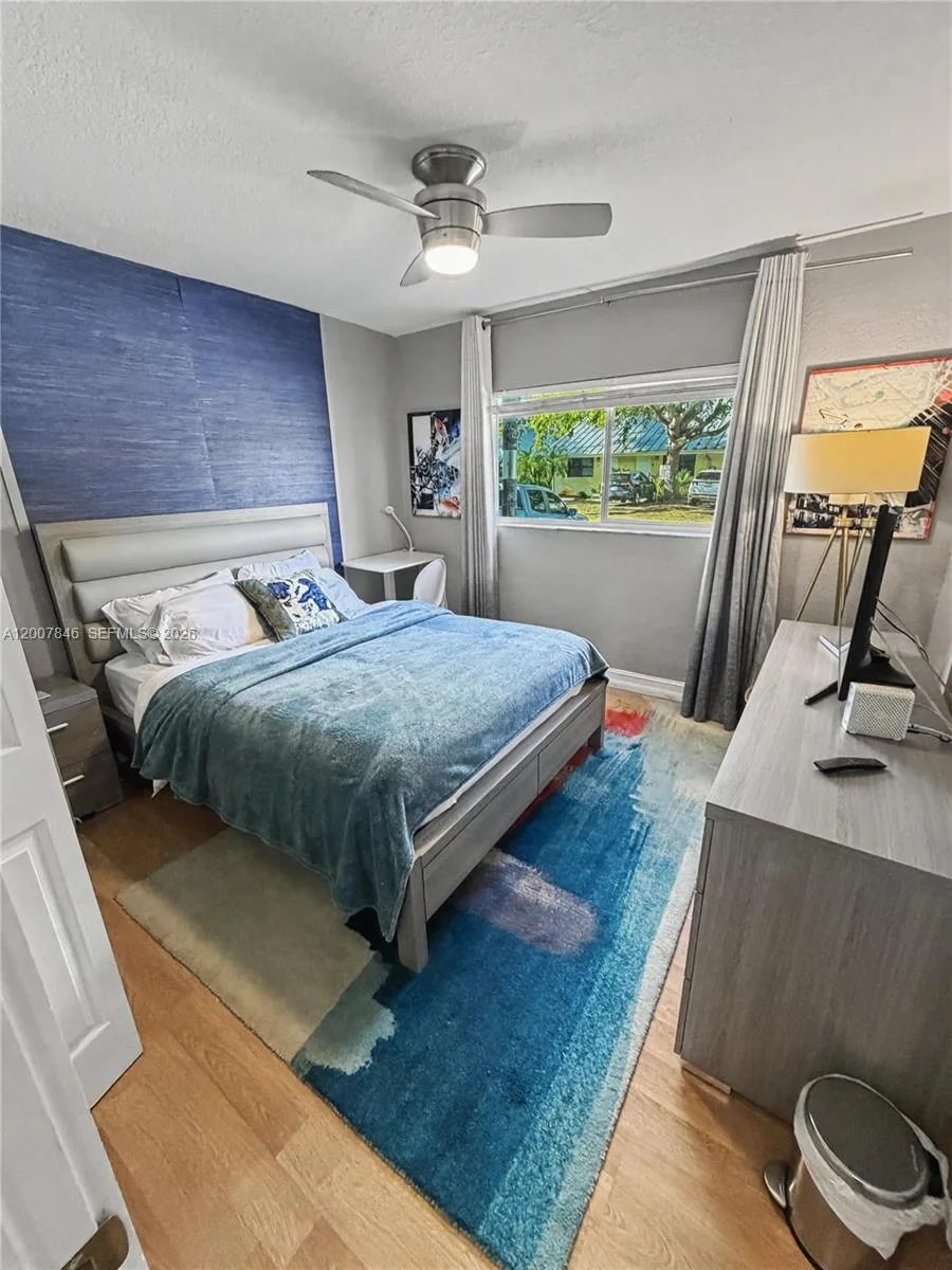1423 Holly Heights Dr # 11, Fort Lauderdale, FL 33304 photo 9