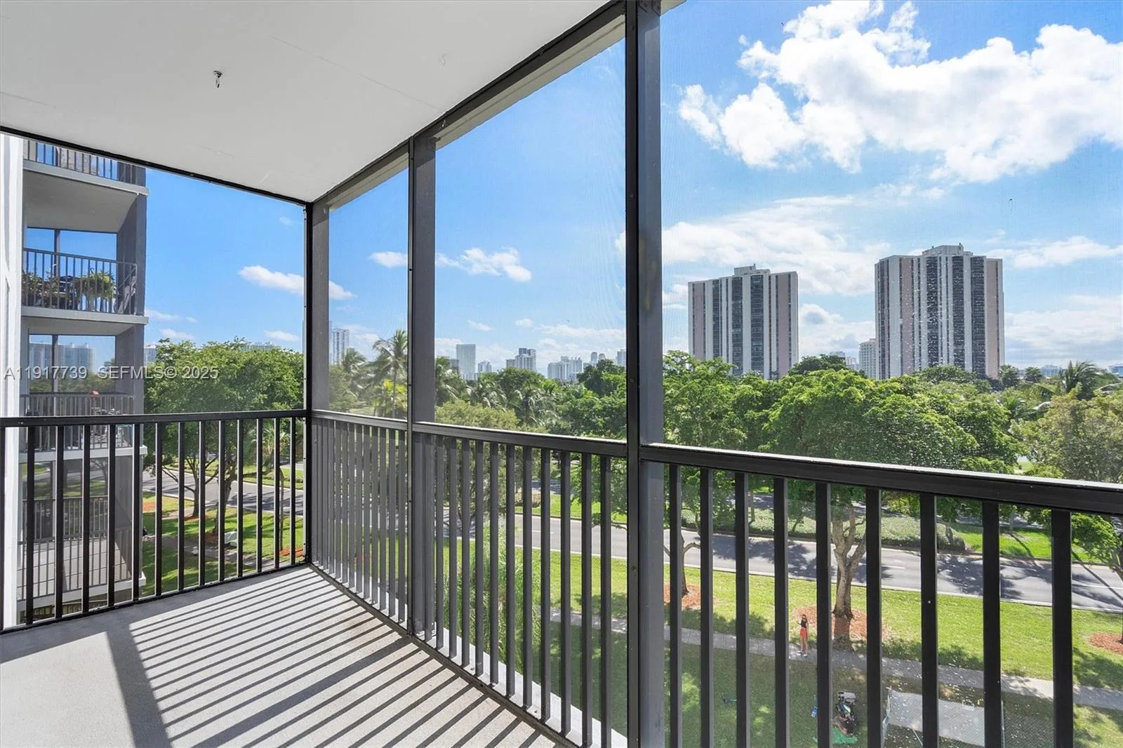3101 N Country Club Dr # 504, Aventura, FL 33180