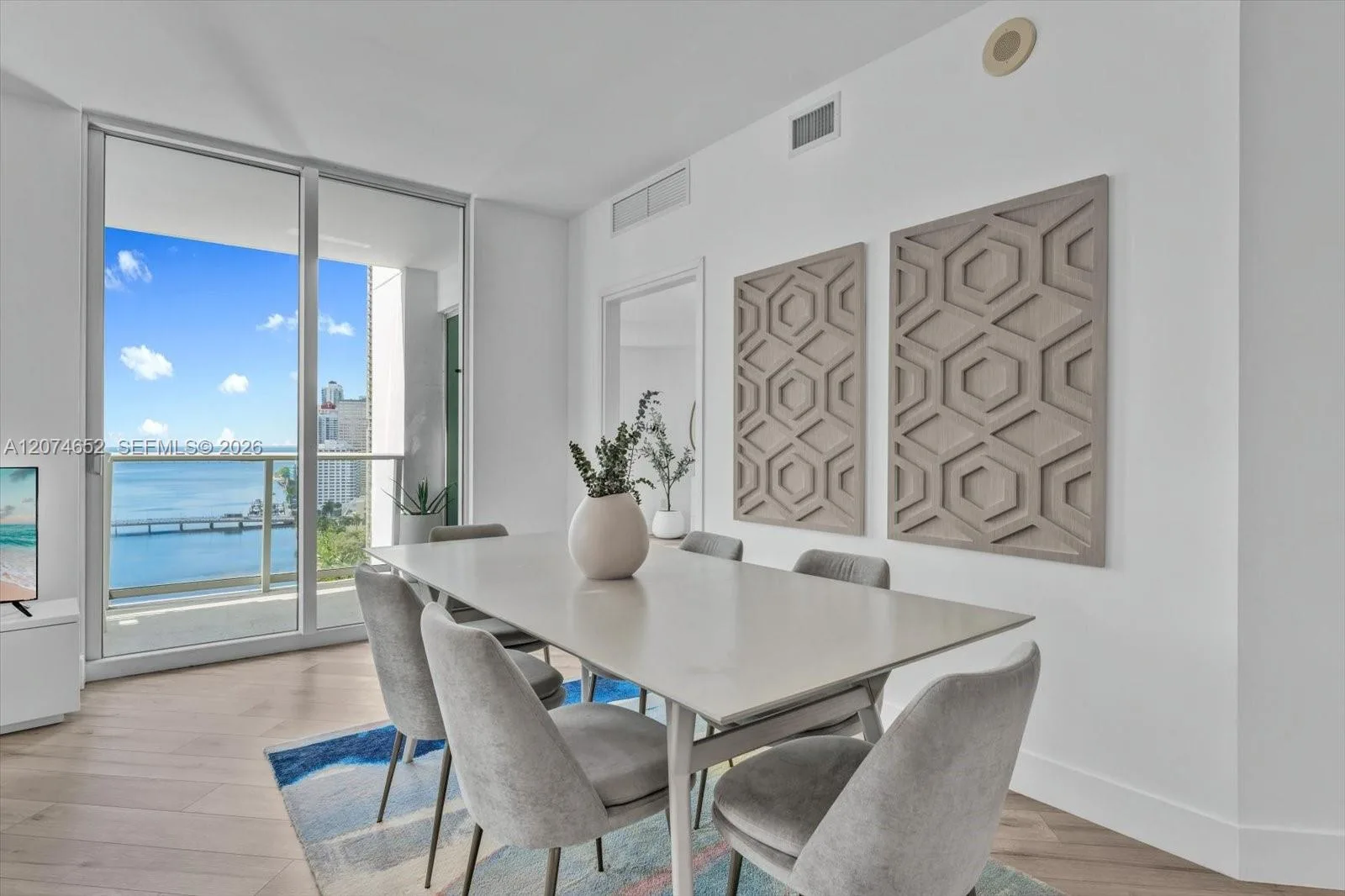 300 S Biscayne Blvd # T-1708, Miami, FL 33131 photo 2