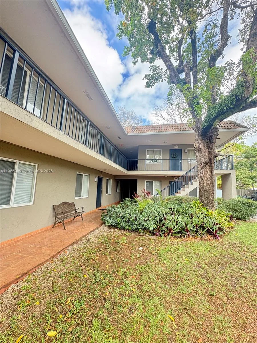 1111 SW 4th St, Fort Lauderdale, FL 33312 photo 3