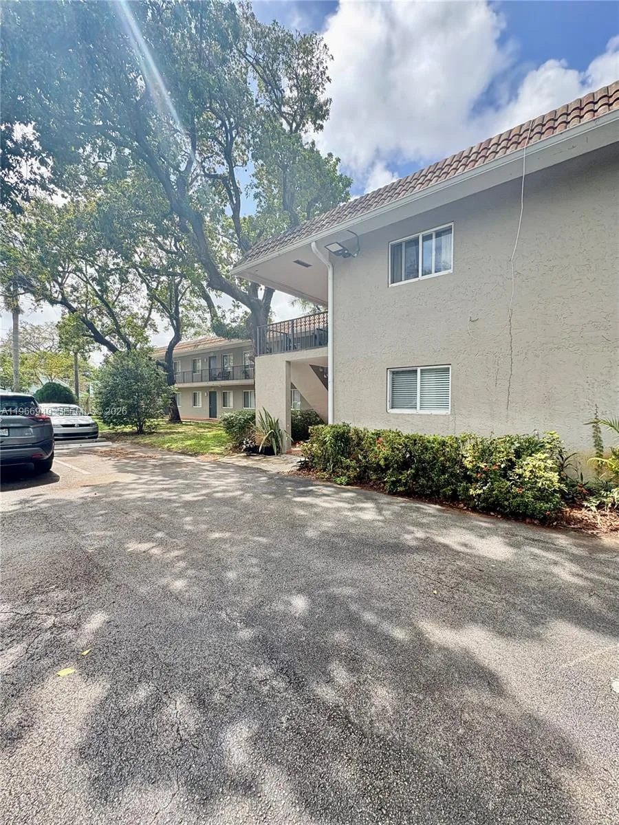 1111 SW 4th St, Fort Lauderdale, FL 33312 photo 4