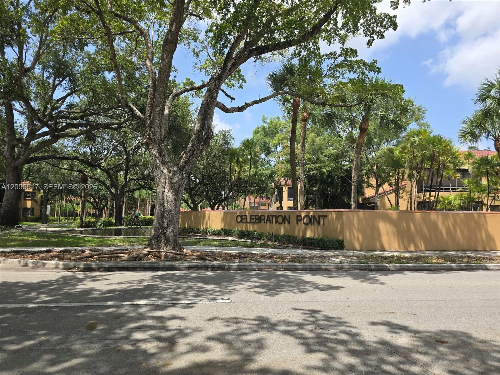 15545 N Miami Lakeway N # 211, Miami Lakes, FL 33014