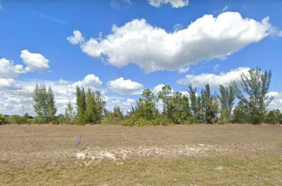 1223 NE 36th Lane, Cape Coral, FL 33909 photo 2