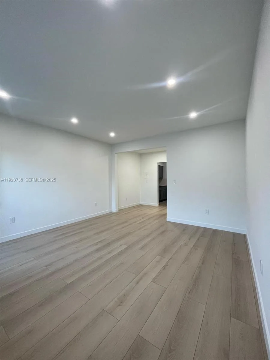 544 Michigan Ave # 10, Miami Beach, FL 33139 photo 2