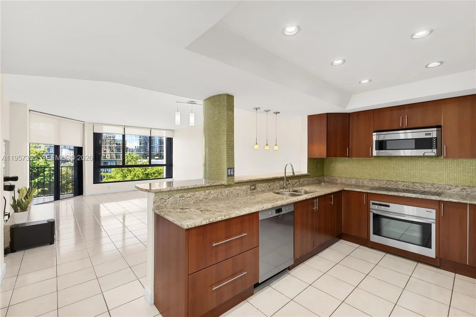 520 W Brickell Key Dr # A619, Miami, FL 33131