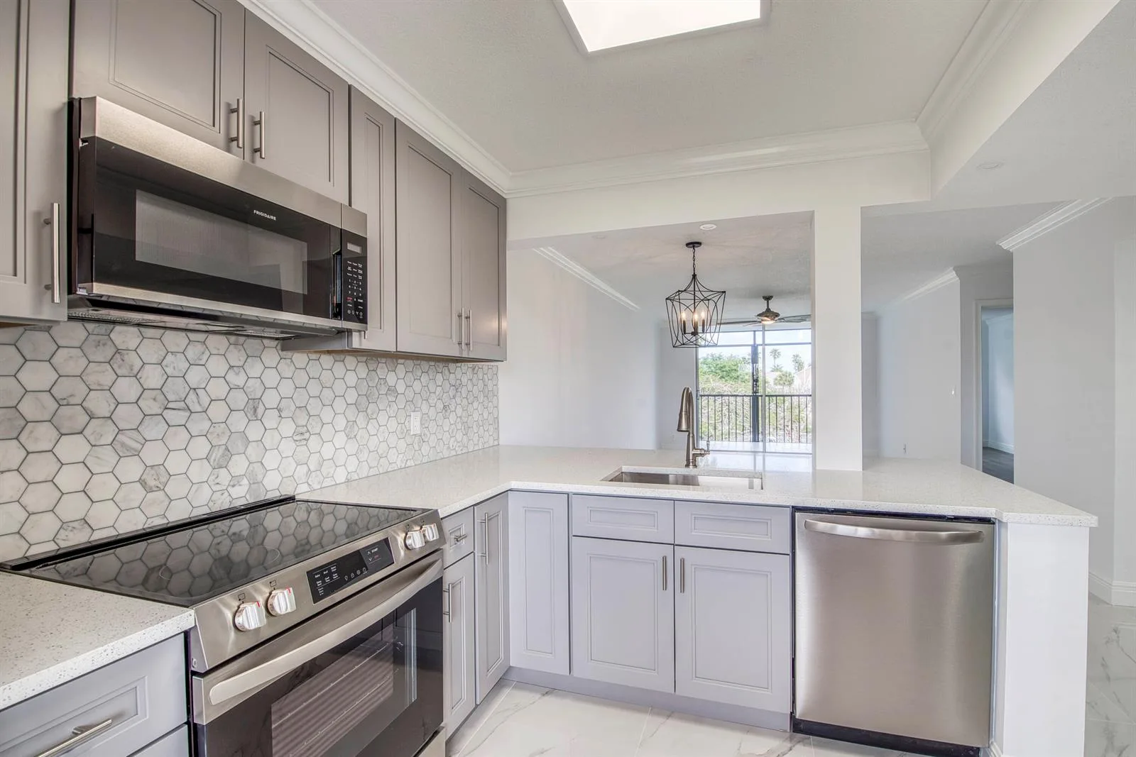 6795 Huntington Lane # 406, Delray Beach, FL 33446 photo 2