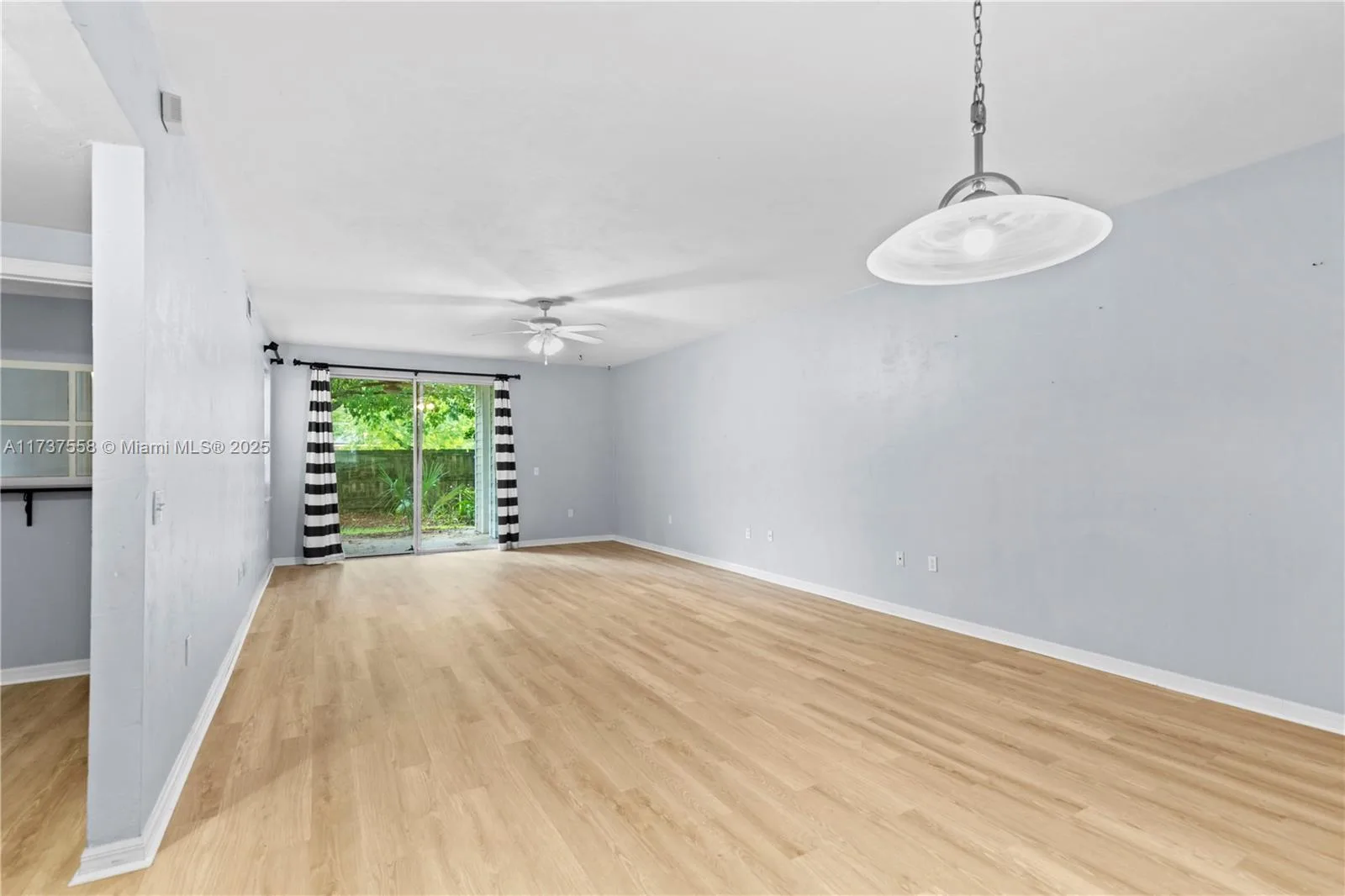 810 NW 19th Ave # 106, Gainesville, FL 32609 photo 2