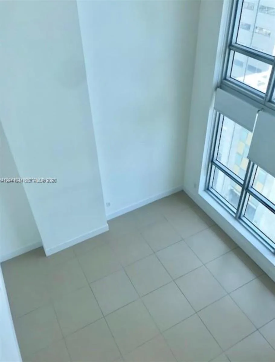 300 S Biscayne Blvd # L-L32, Miami, FL 33131 photo 4