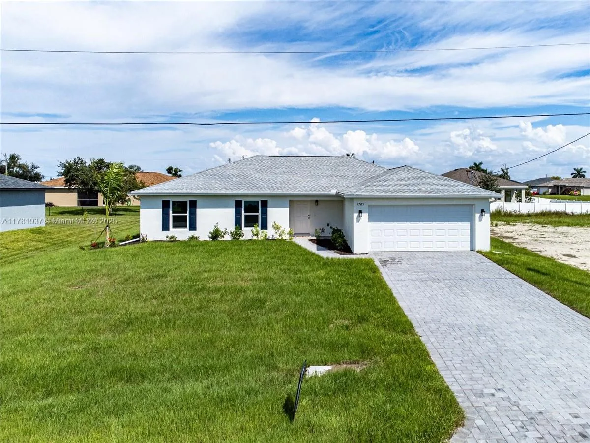 1705 NW 11th PL, Cape Coral, FL 33993