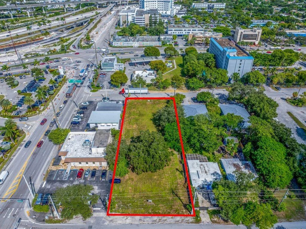 137 NW 165th St, Miami, FL 33169 photo 5