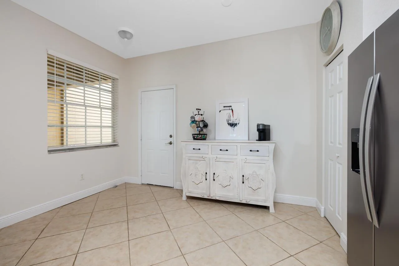 1560 SE Sheffield Terrace # 102, Stuart, FL 34994 photo 3