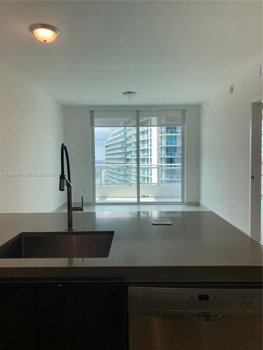 1080 Brickell Ave # 3407, Miami, FL 33131