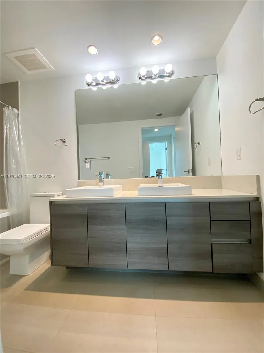 1080 Brickell Ave # 3407, Miami, FL 33131 photo 10