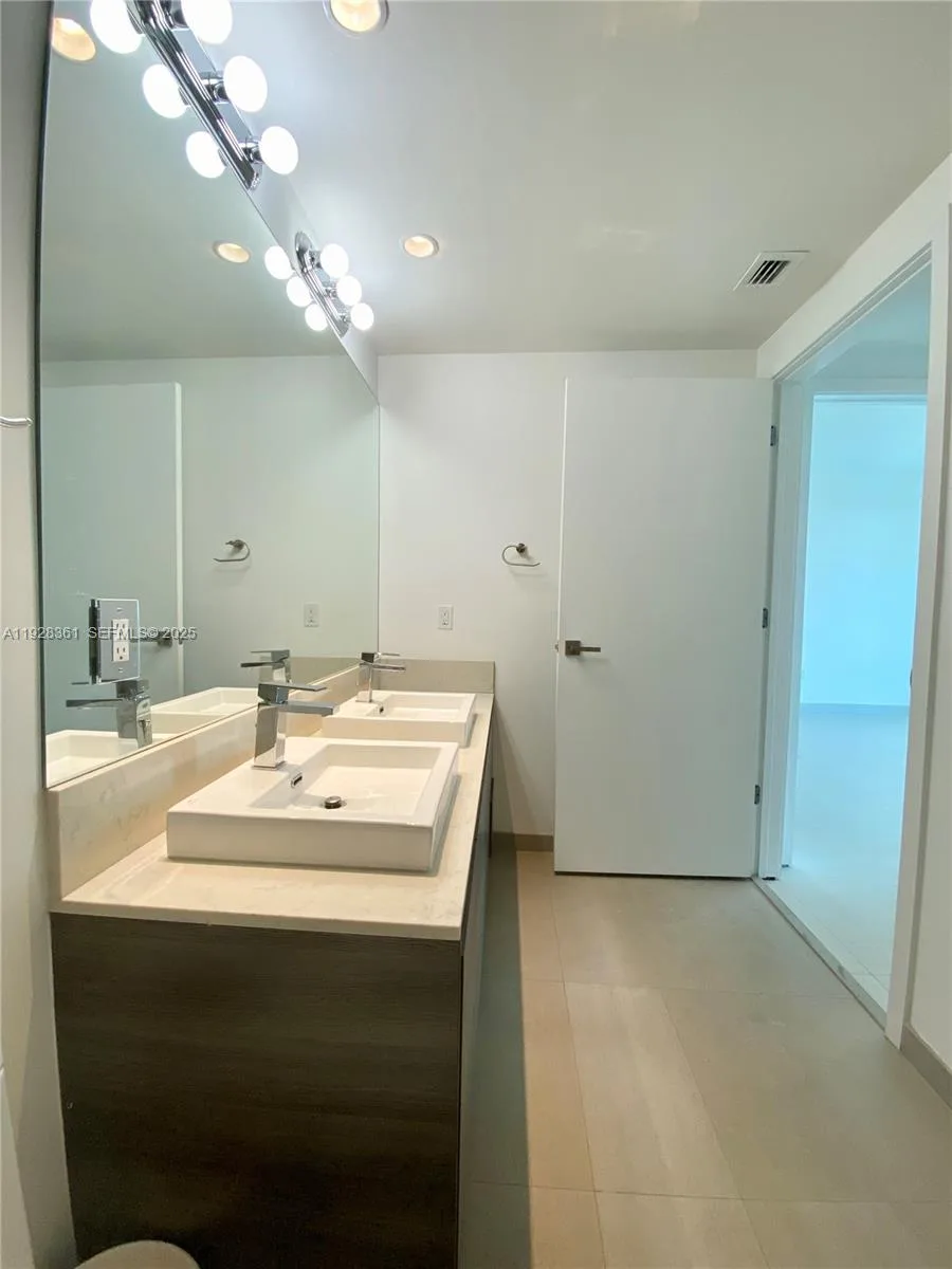 1080 Brickell Ave # 3407, Miami, FL 33131 photo 12