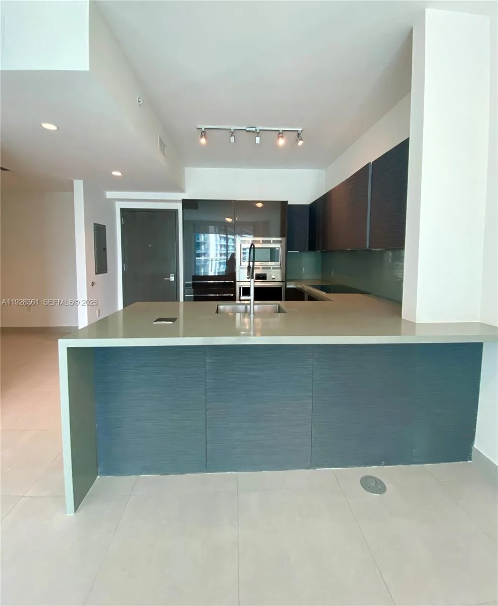 1080 Brickell Ave # 3407, Miami, FL 33131 photo 3