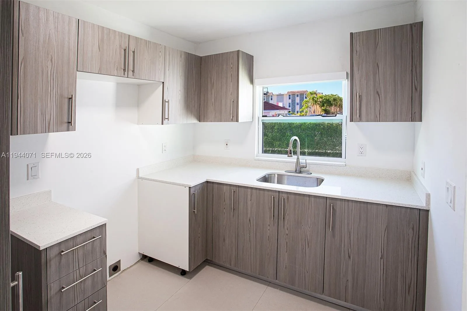 2620 SW 9th St, Miami, FL 33135 photo 9