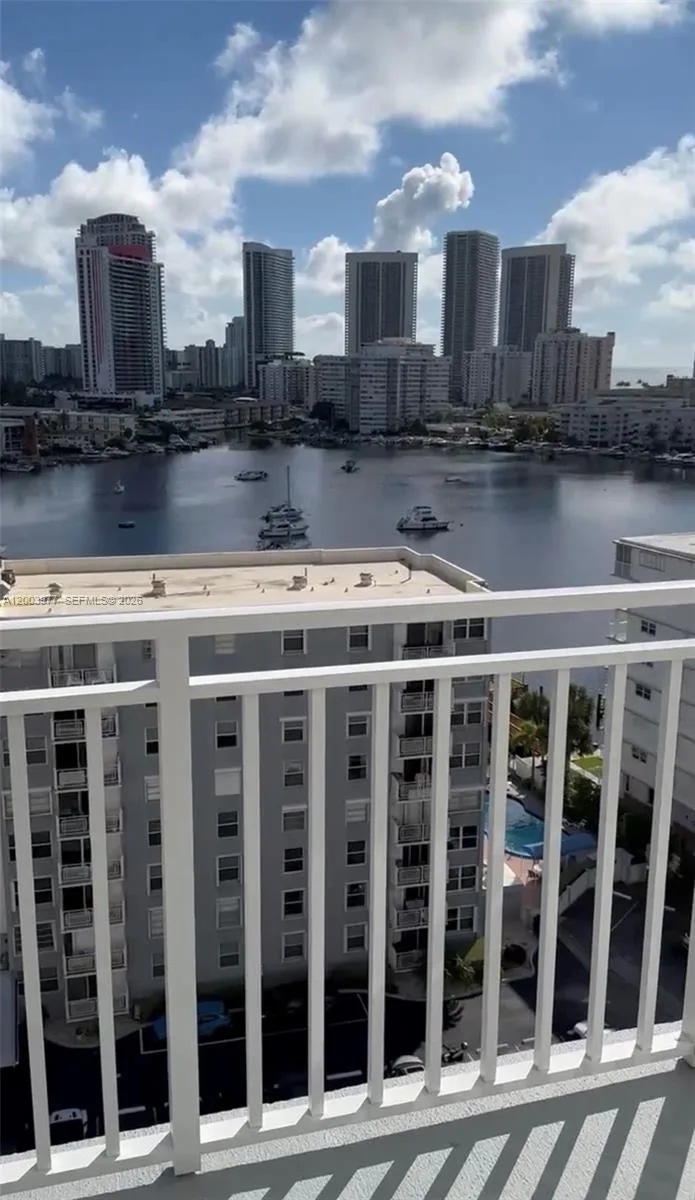 427 Golden Isles Dr # 14E, Hallandale Beach, FL 33009