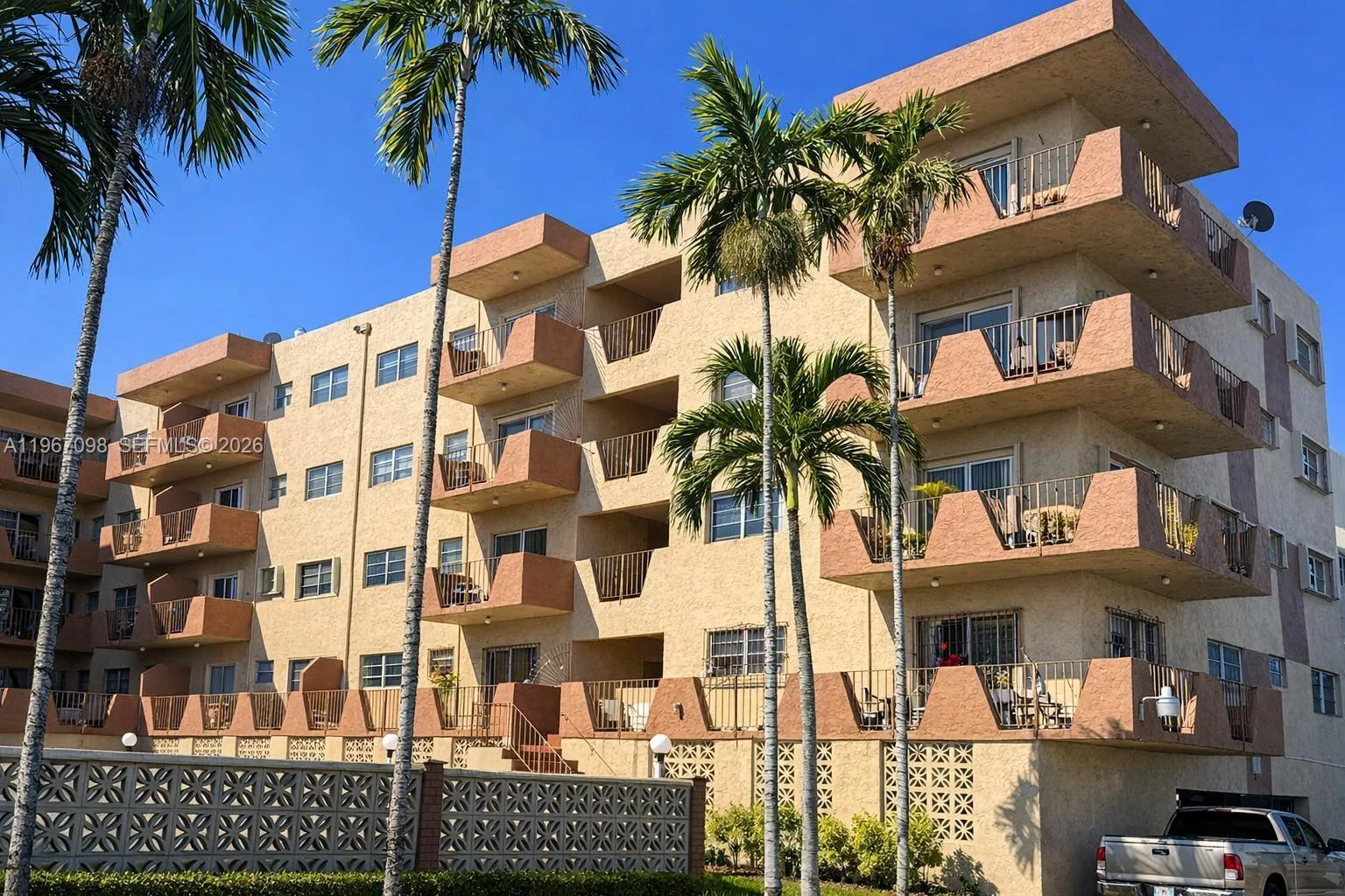 1630 W 46th St # 514B, Hialeah, FL 33012