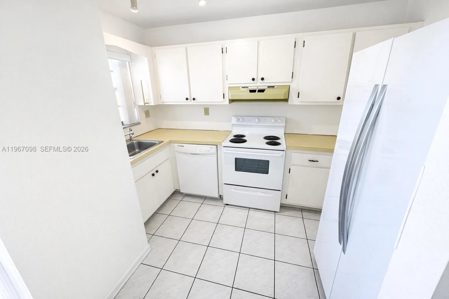1630 W 46th St # 514B, Hialeah, FL 33012 photo 4