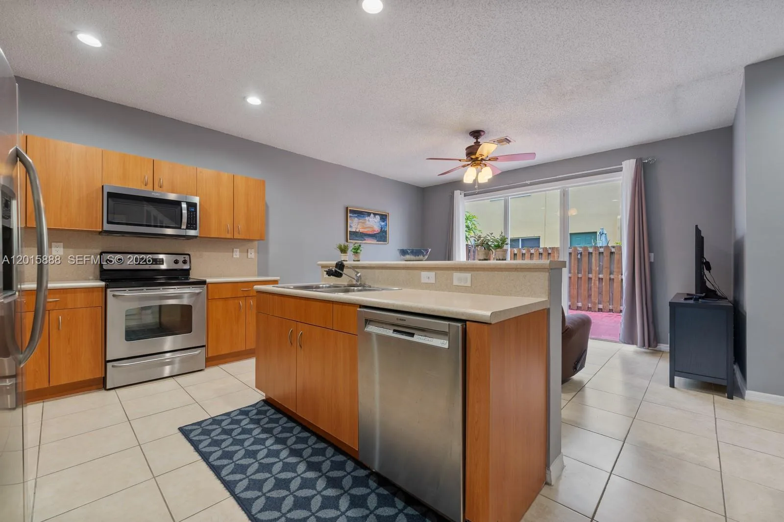 934 NE 42nd Ter, Homestead, FL 33033 photo 2
