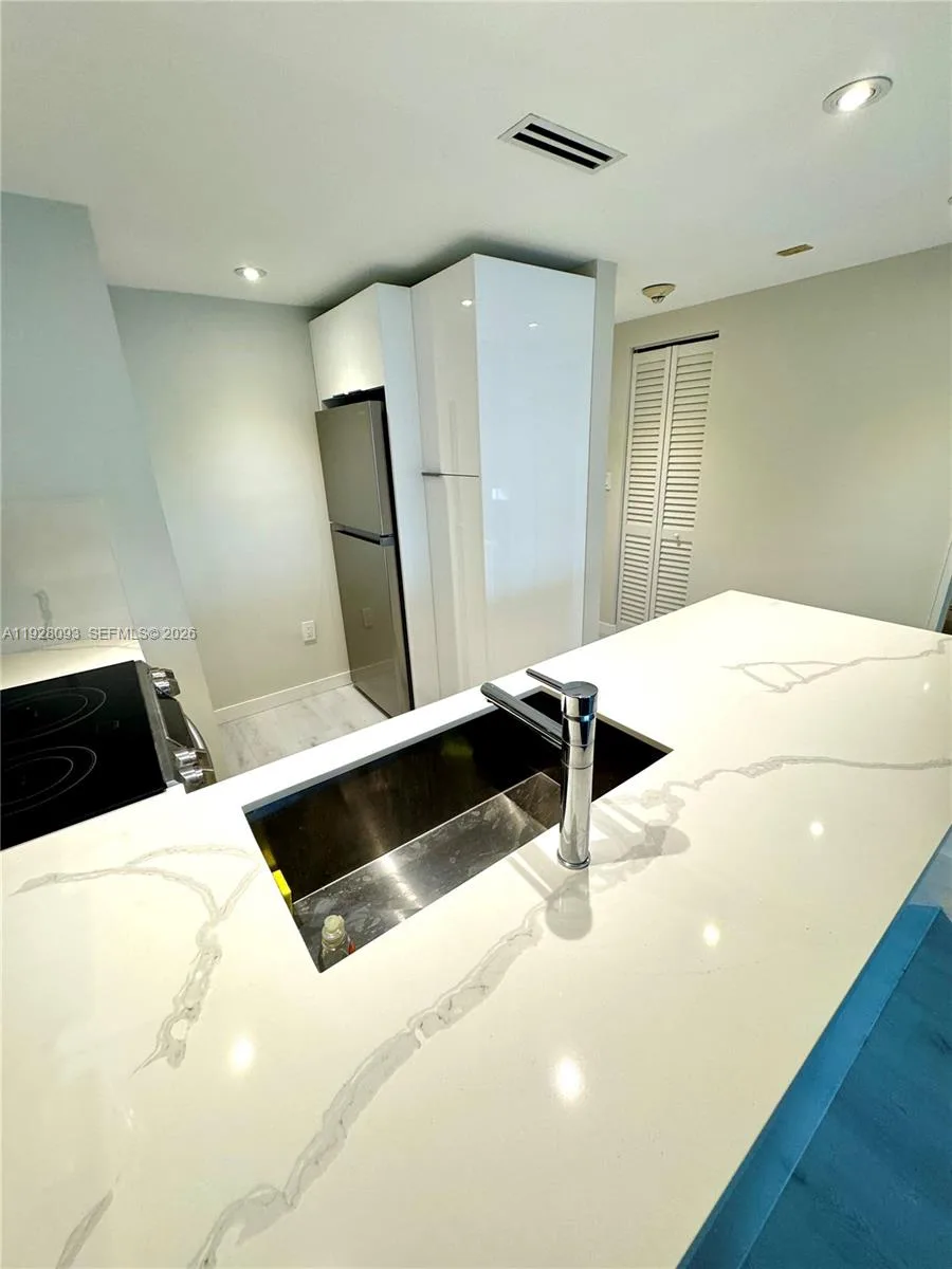 600 NE 36th St # 720, Miami, FL 33137 photo 6