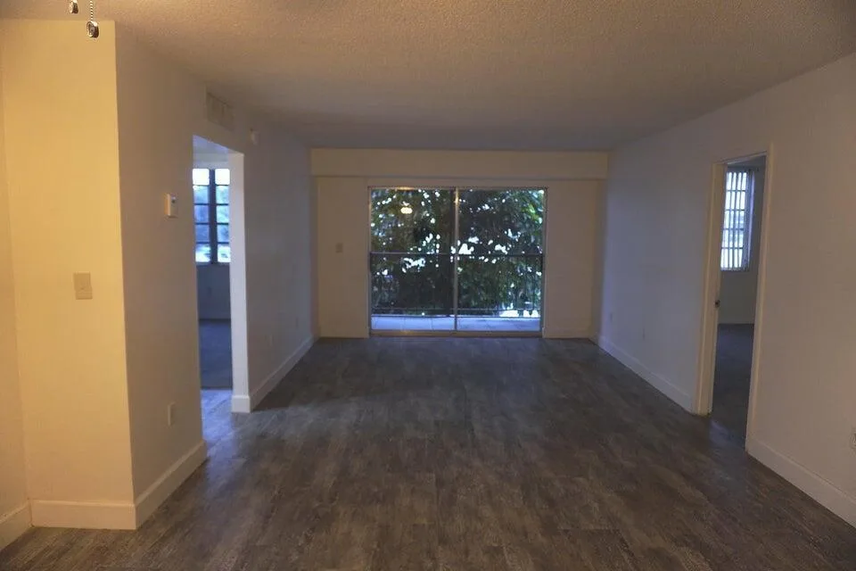1250 NE 125th Street # 216d, North Miami, FL 33161 — zdjęcie 3