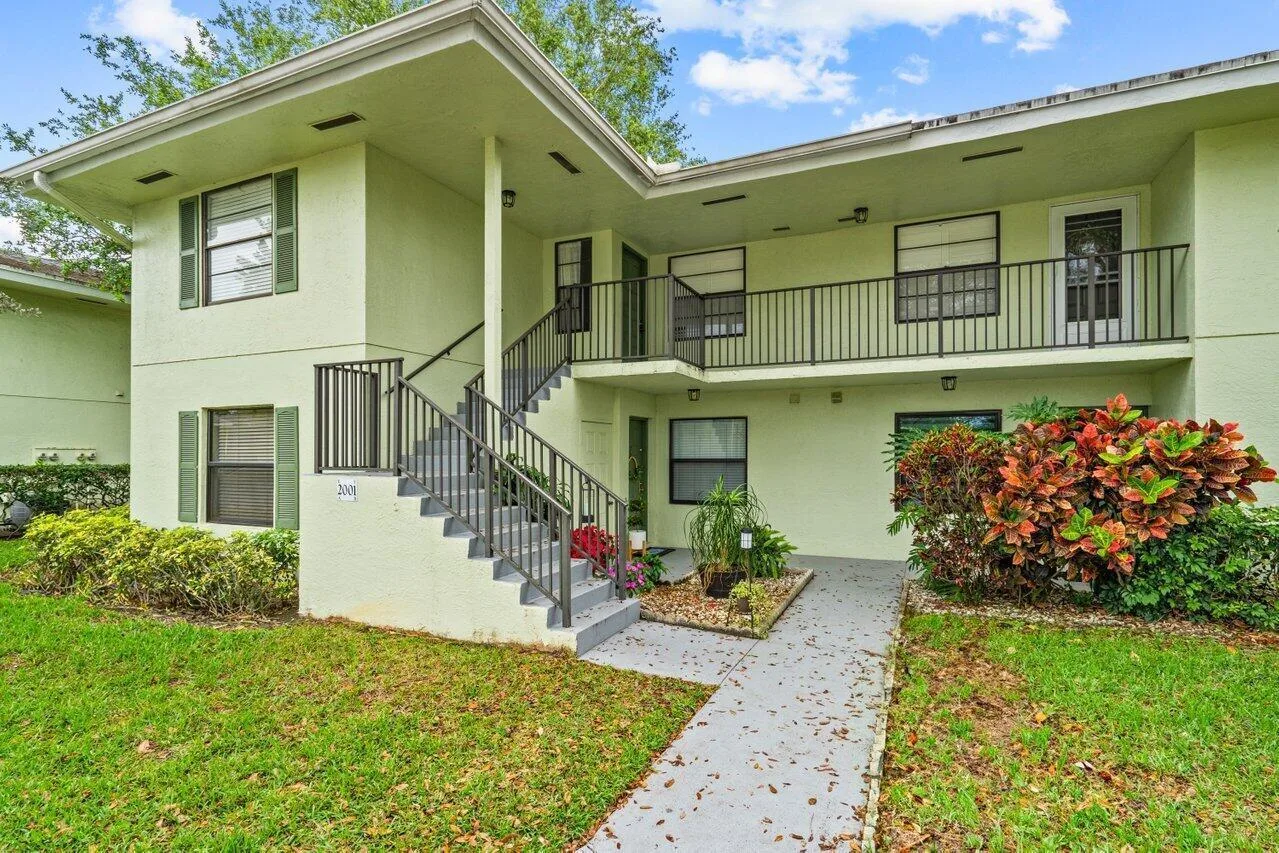 2001 Sabal Ridge Court # A, Palm Beach Gardens, FL 33418